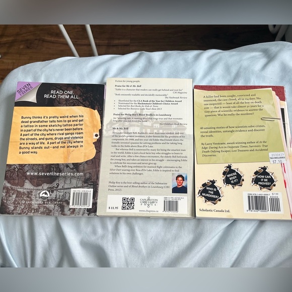 Various Signed Books YA - Picture 4 of 4